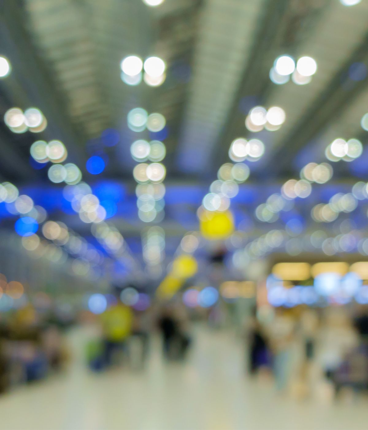 5 Tips for Avoiding Flight Delays and Cancellations 4 crowded airport flight cancellations